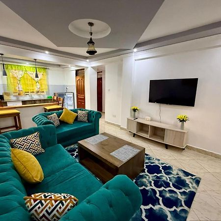 The Pine 2 Bedroom House California Plaza Nanyuki Extérieur photo