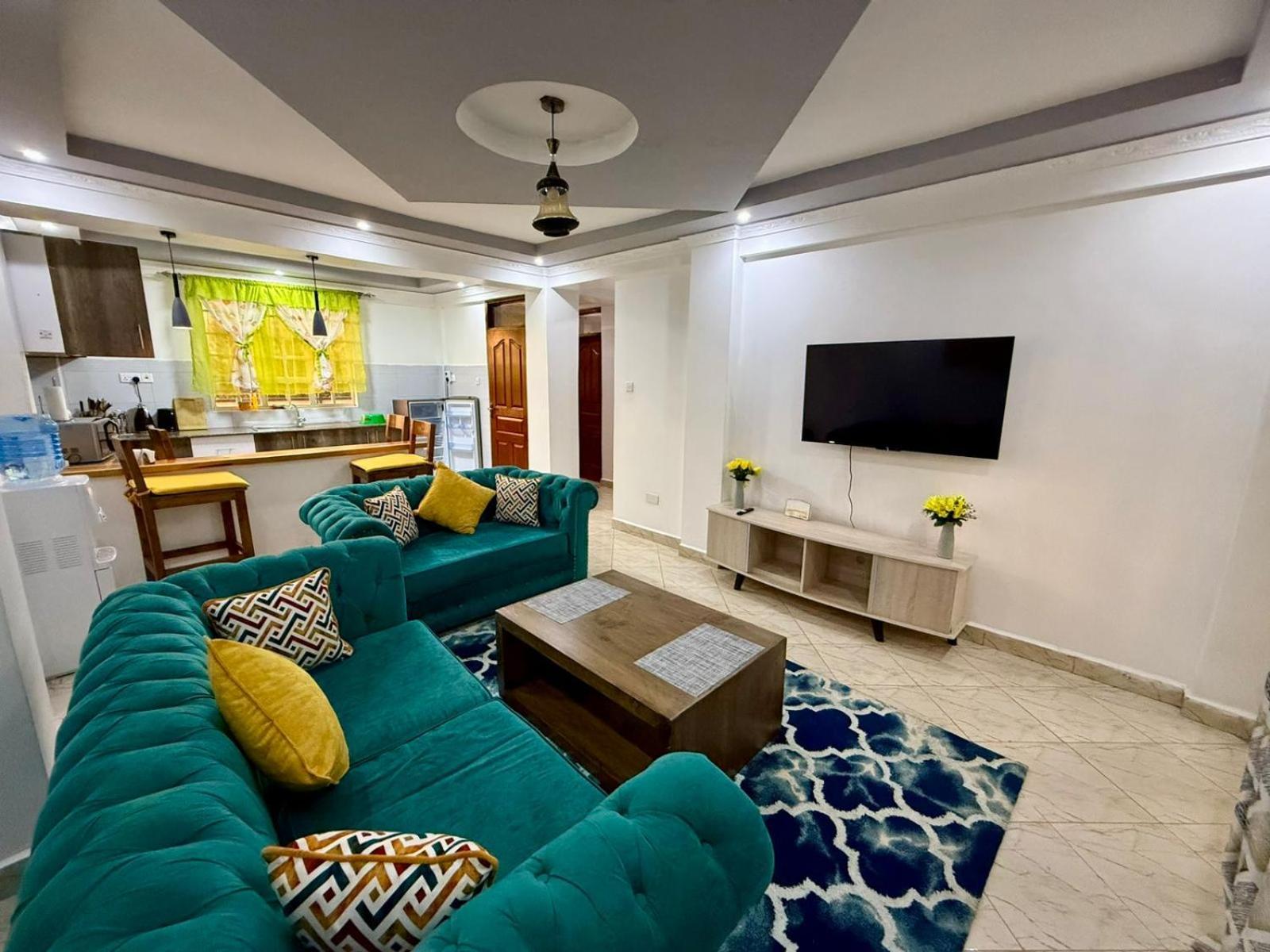 The Pine 2 Bedroom House California Plaza Nanyuki Extérieur photo